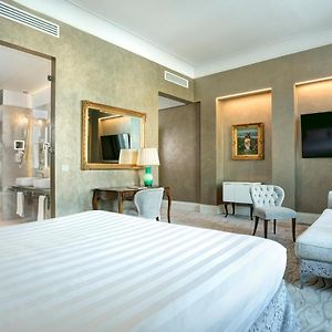 Suite Prestige Square View